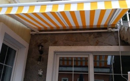 İstanbul Sarıyer verenda gölgelik mafsallı tente